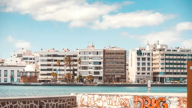 Arrecife Travel Guide Overview