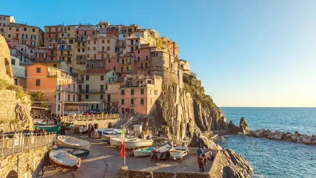 Manarola Travel Guide Overview