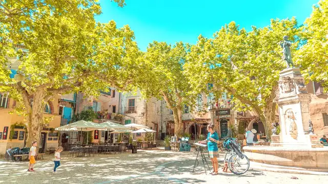 Nimes Travel Guide Overview