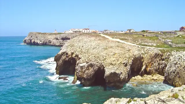 Peniche Travel Checklist