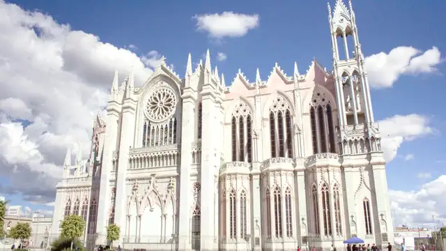 What to Pack for Leon De Los Aldama